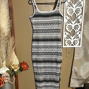 Gray and Black Sleeveless Square Neck Sheath Dress